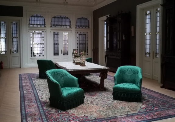 Ahşap mobilya ve dekorasyon