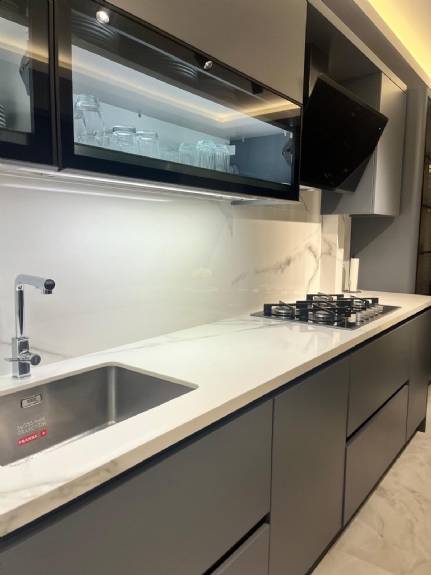 Antrasit Mutfak Dolabı Dekorasyonu