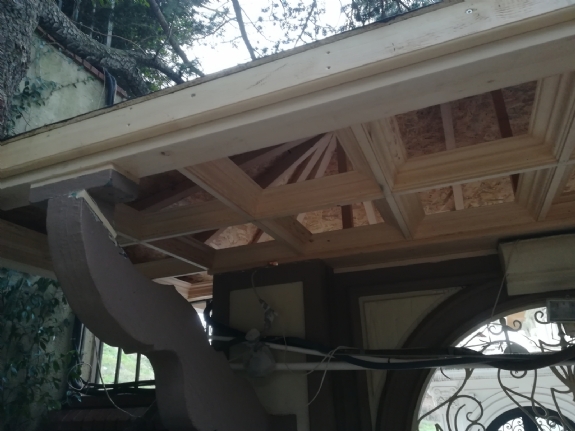 Bahçe Kapısı Ahşap Çatı Dekorasyon