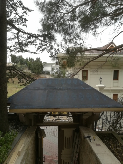 Bahçe Kapısı Ahşap Çatı Dekorasyon