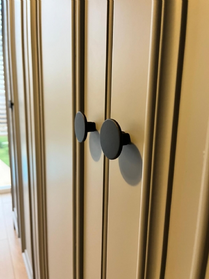 Büyük Kıyafet Dolabı