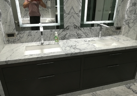 Çift Lavabolu Ayaksız Banyo Dolabı