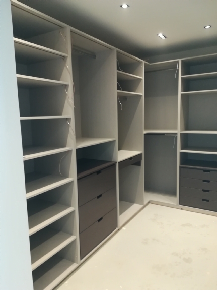 Küçük Giyinme Odası İmalatı