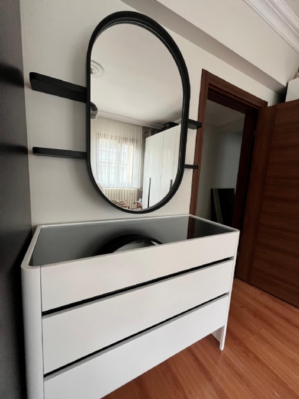 Makyaj Masası Ayna Kapaklı