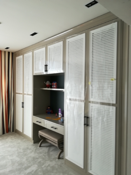 Panjur Kapaklı Ahşap Dolap