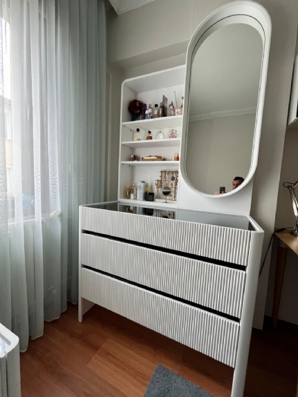 Profesyonel Makyaj Masası Tasarımı