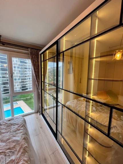 Raykapaklı giysi dolabı