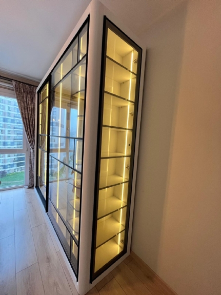 Raykapaklı giysi dolabı