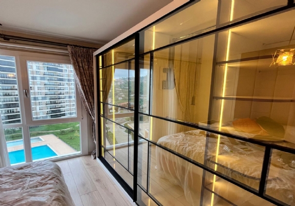 Raykapaklı giysi dolabı